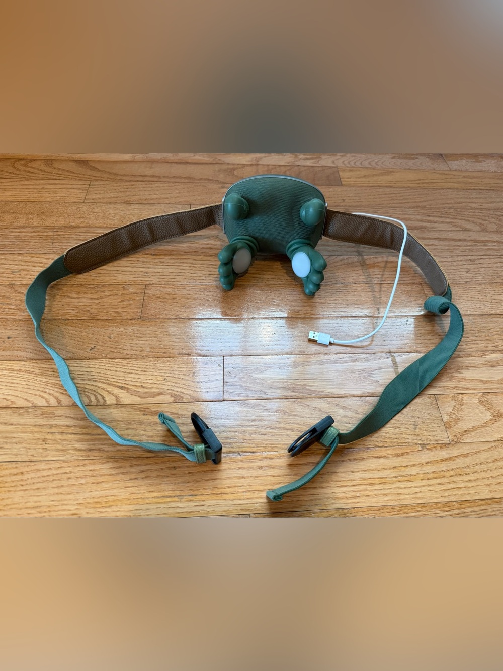 Neck Massager, Shiatsu Neck and Back Massager with Heat, hands free